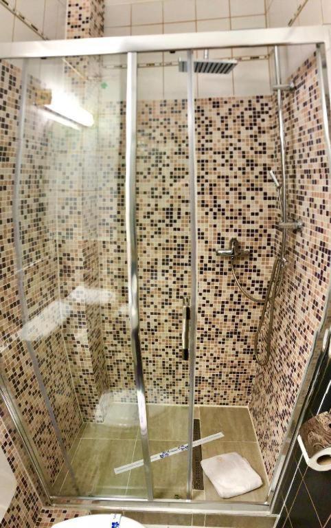 Hotel Athos R.M.T. Cluj-Napoca Værelse billede