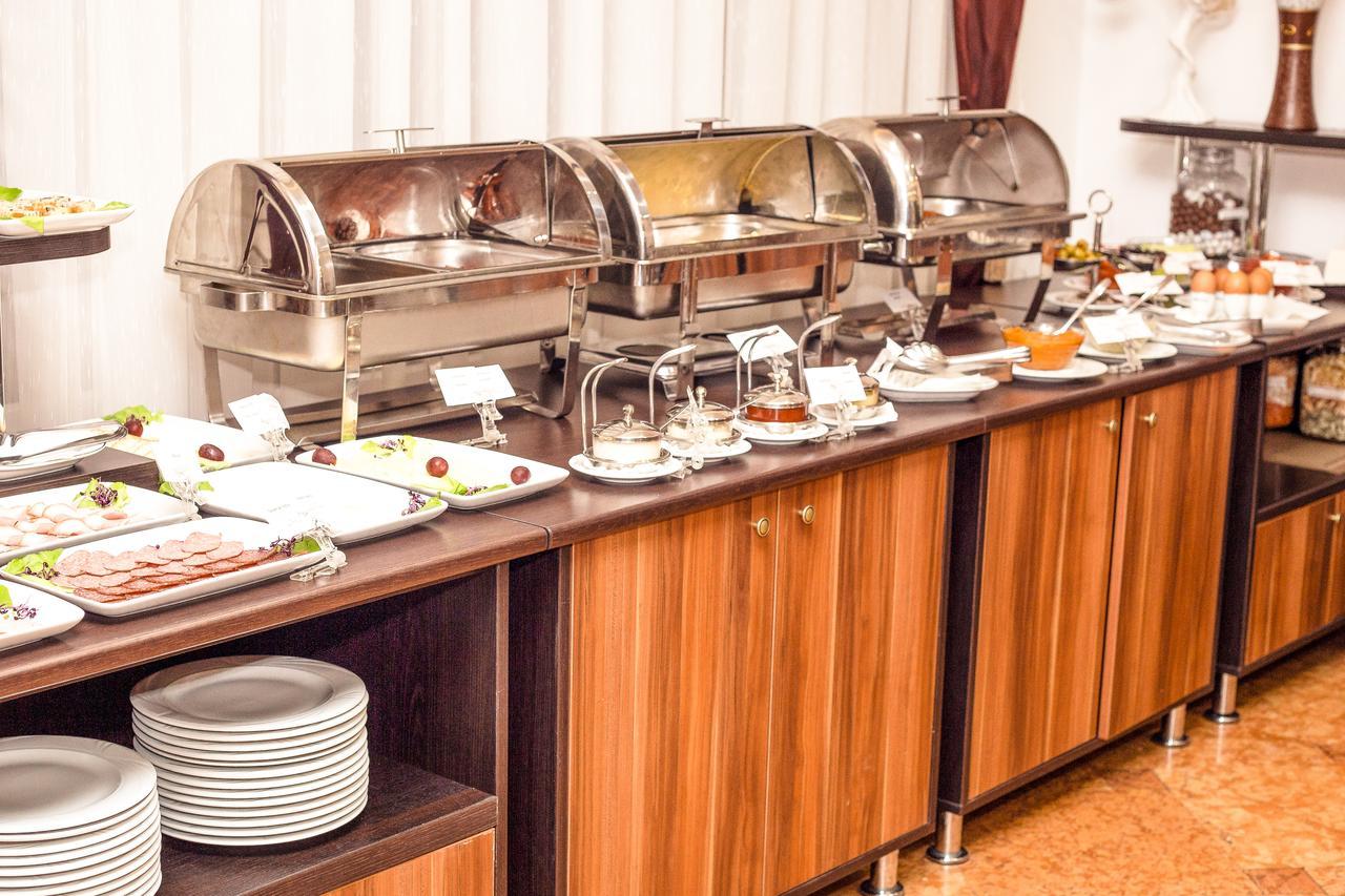 Hotel Athos R.M.T. Cluj-Napoca Værelse billede