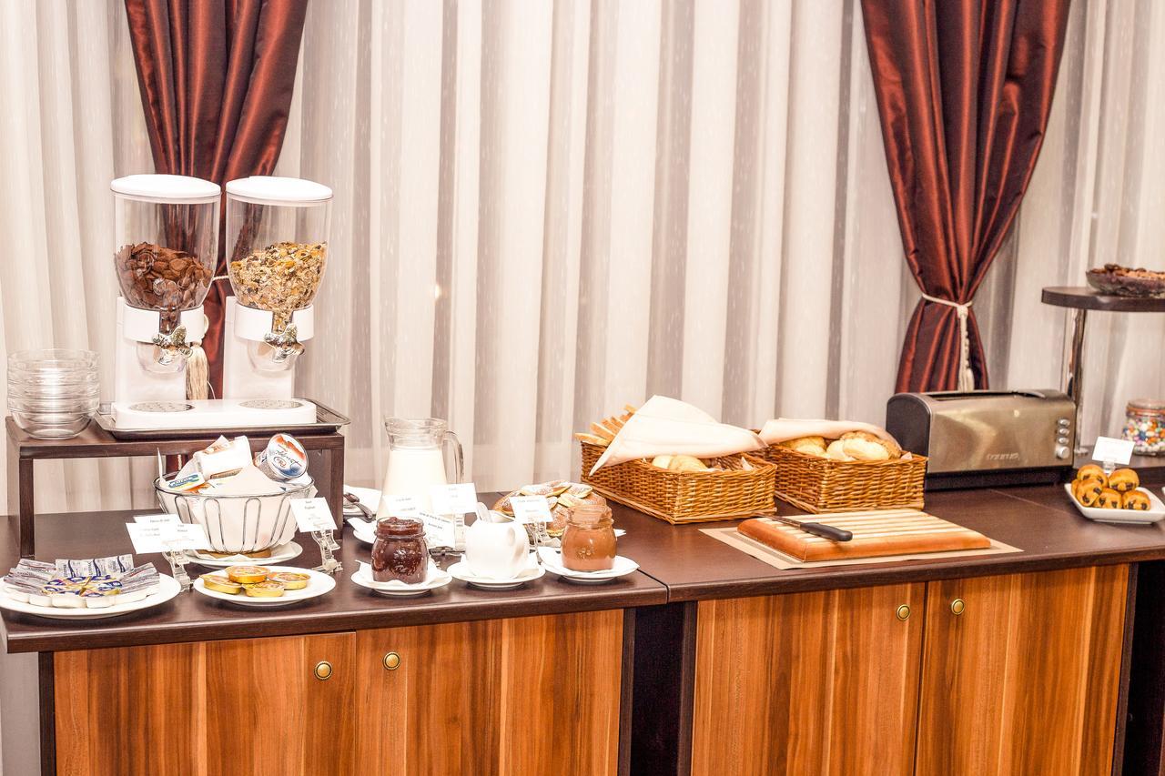 Hotel Athos R.M.T. Cluj-Napoca Værelse billede