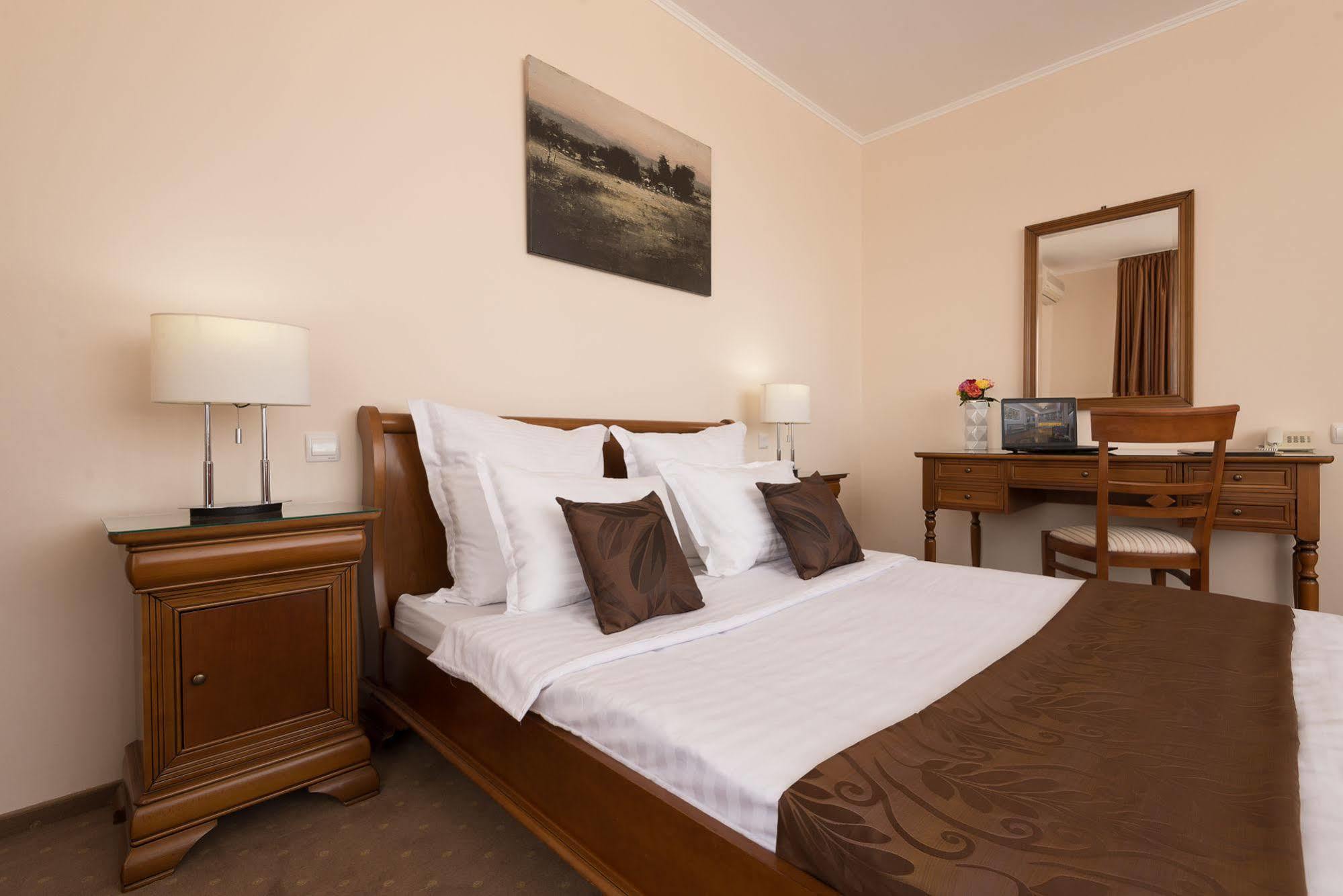 Hotel Athos R.M.T. Cluj-Napoca Eksteriør billede