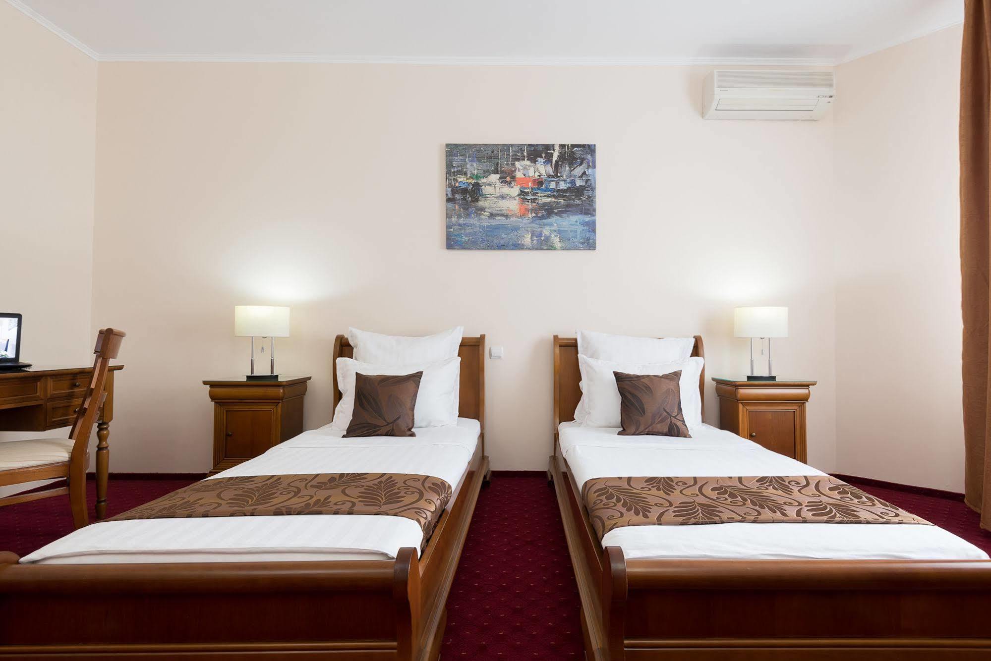 Hotel Athos R.M.T. Cluj-Napoca Eksteriør billede