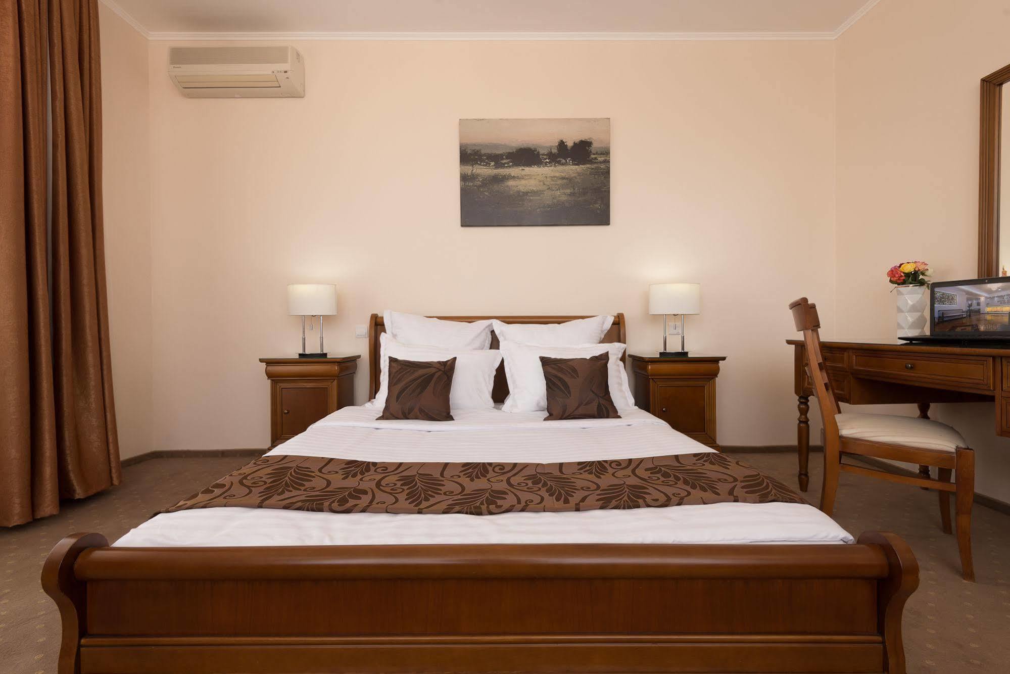 Hotel Athos R.M.T. Cluj-Napoca Eksteriør billede